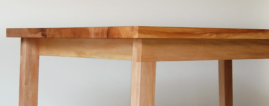 vollen table 03 | chadhaus